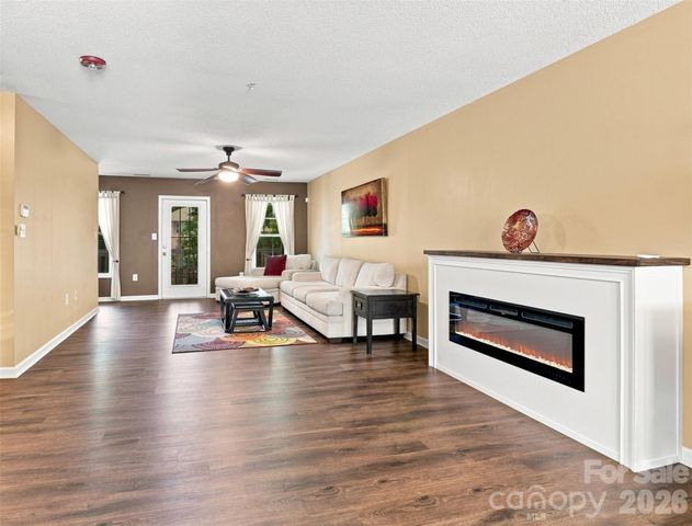 106 Locomotive Lane 201, Mooresville, NC 28115