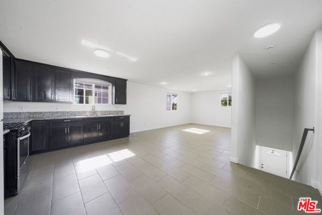 10952 Wilmington Avenue, Los Angeles, CA 90059