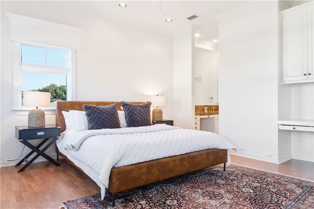 5001 Ocean Dr, Corpus Christi, TX 78412