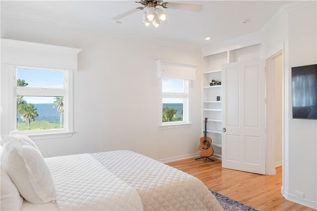 5001 Ocean Dr, Corpus Christi, TX 78412