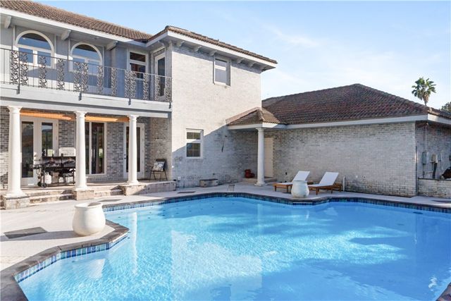 5001 Ocean Dr, Corpus Christi, TX 78412