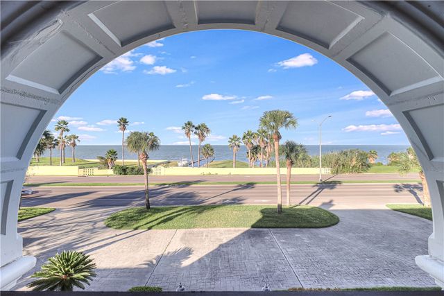 5001 Ocean Dr, Corpus Christi, TX 78412