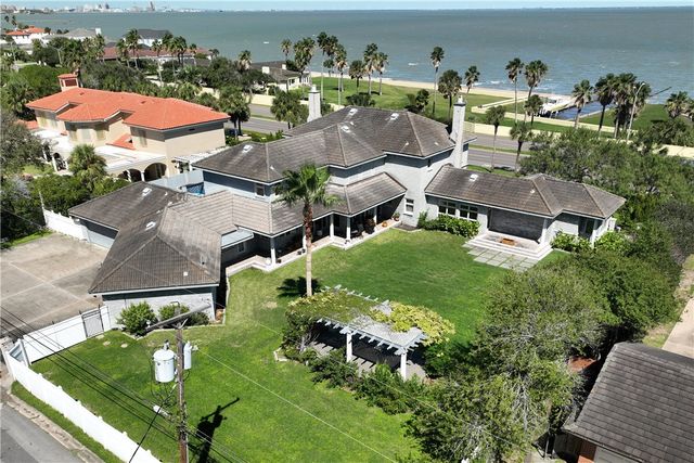 5001 Ocean Dr, Corpus Christi, TX 78412