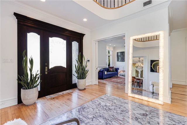 5001 Ocean Dr, Corpus Christi, TX 78412