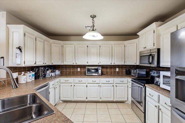 36 NE Jack Rabbit Dr, Fletcher, OK 73541