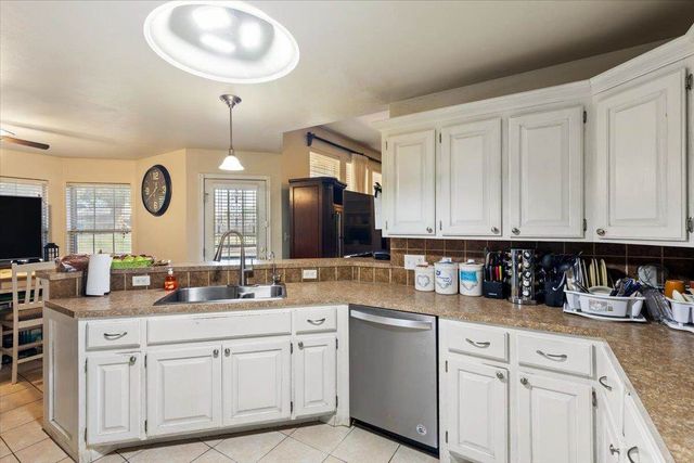 36 NE Jack Rabbit Dr, Fletcher, OK 73541