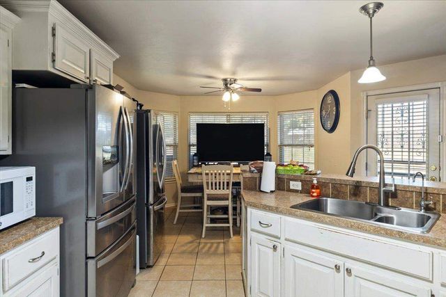 36 NE Jack Rabbit Dr, Fletcher, OK 73541