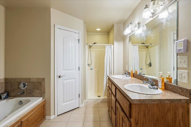 36 NE Jack Rabbit Dr, Fletcher, OK 73541