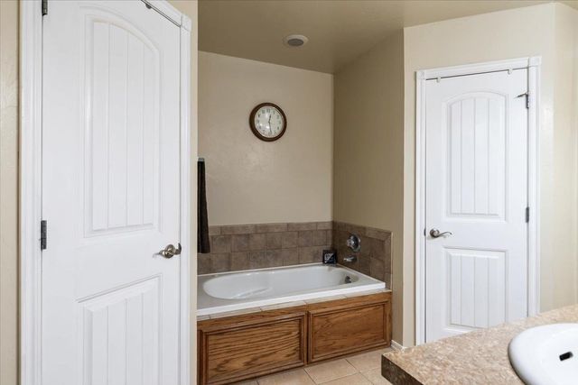 36 NE Jack Rabbit Dr, Fletcher, OK 73541