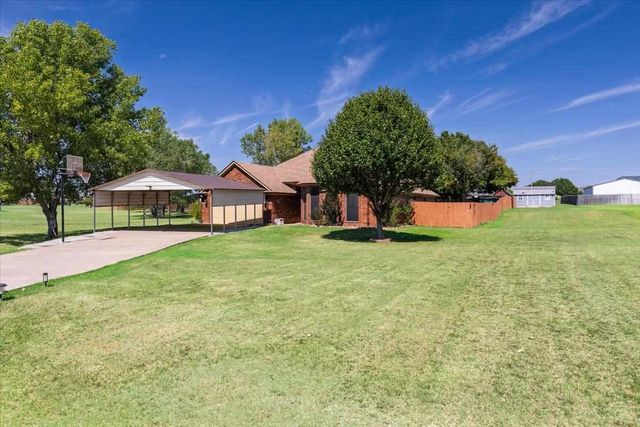 36 NE Jack Rabbit Dr, Fletcher, OK 73541