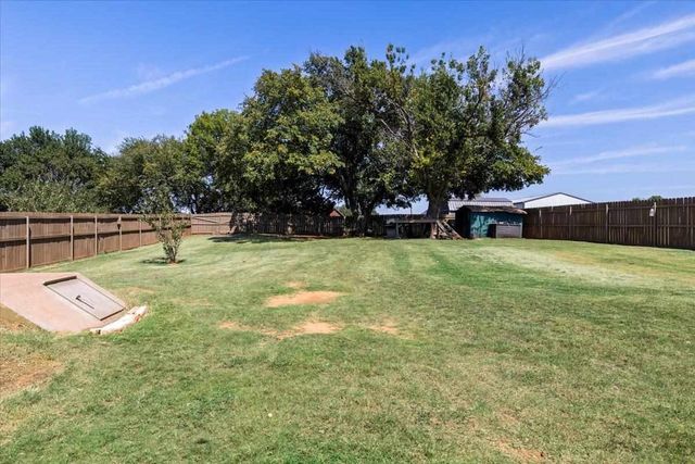 36 NE Jack Rabbit Dr, Fletcher, OK 73541