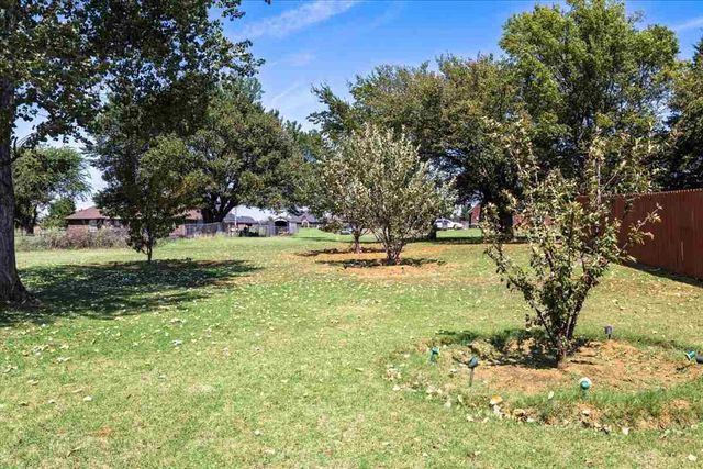 36 NE Jack Rabbit Dr, Fletcher, OK 73541