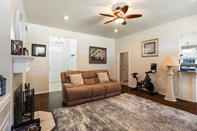 36 NE Jack Rabbit Dr, Fletcher, OK 73541