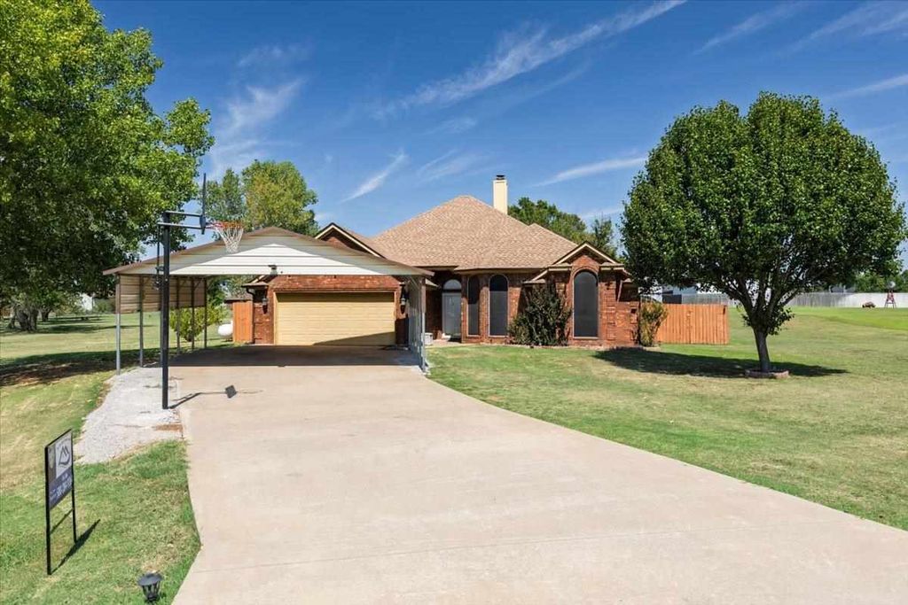 36 NE Jack Rabbit Dr, Fletcher, OK 73541