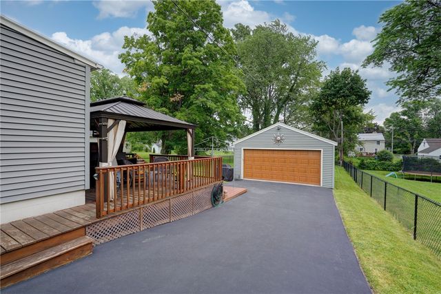 178 Kiniry Drive, Irondequoit, NY 14609