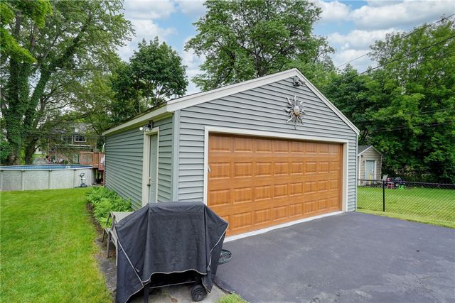 178 Kiniry Drive, Irondequoit, NY 14609