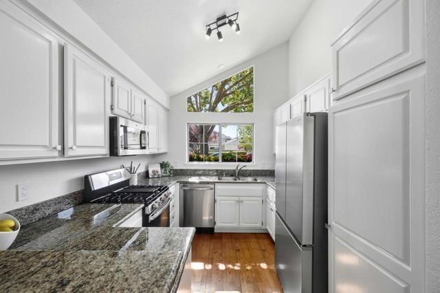 706 Newport Circle, Redwood City, CA 94065