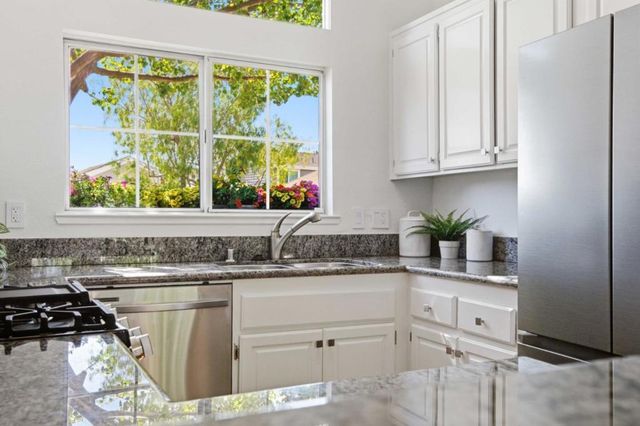 706 Newport Circle, Redwood City, CA 94065