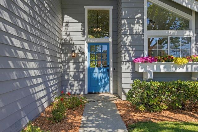 706 Newport Circle, Redwood City, CA 94065