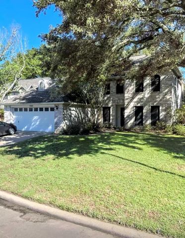 7331 W Hearthstone Green Drive, Houston, TX 77095