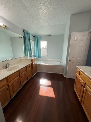 222 Glen Ridge Drive, Murphy, TX 75094