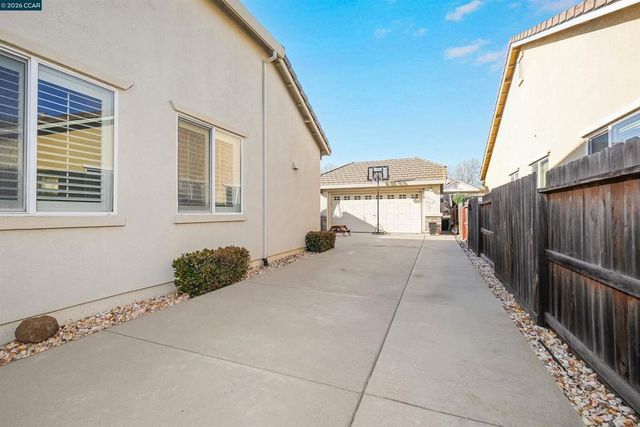 1633 Savannah Ln, Suisun City, CA 94585