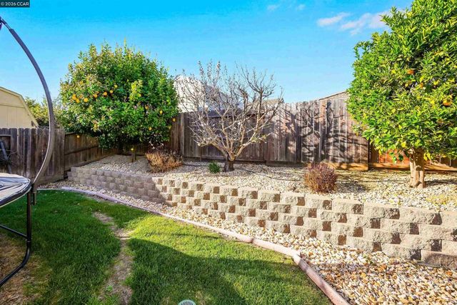 1633 Savannah Ln, Suisun City, CA 94585