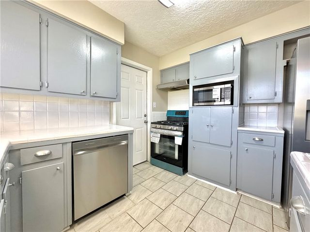 404 Madeline Drive, Bryan, TX 77802