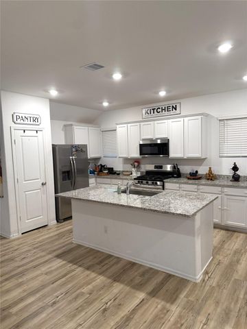5323 Winding Stream Drive, Rosenberg, TX 77469