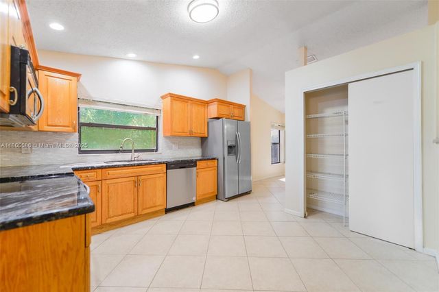 2532 NW 87 Drive, Coral Springs, FL 33065