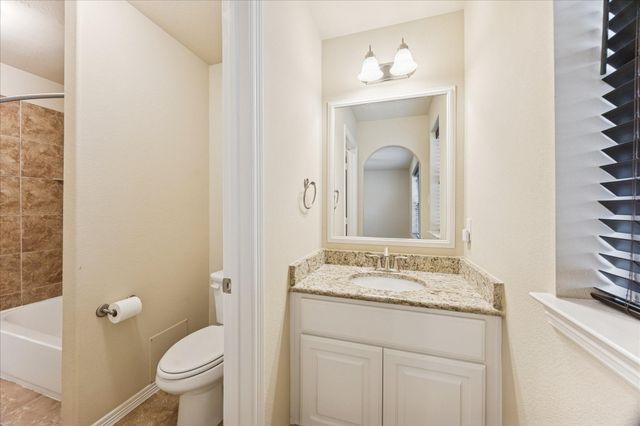 1117 W 26th Street, Houston, TX 77008