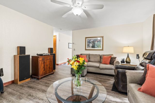 5 S Landing Road, Sandown, NH 03873