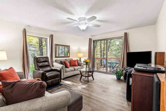 5 S Landing Road, Sandown, NH 03873