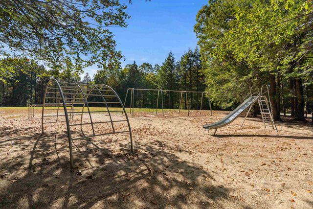 5 S Landing Road, Sandown, NH 03873