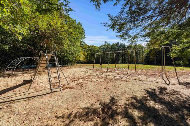 5 S Landing Road, Sandown, NH 03873