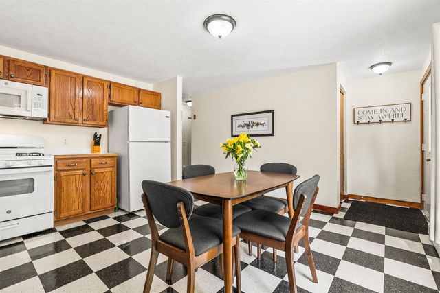 5 S Landing Road, Sandown, NH 03873