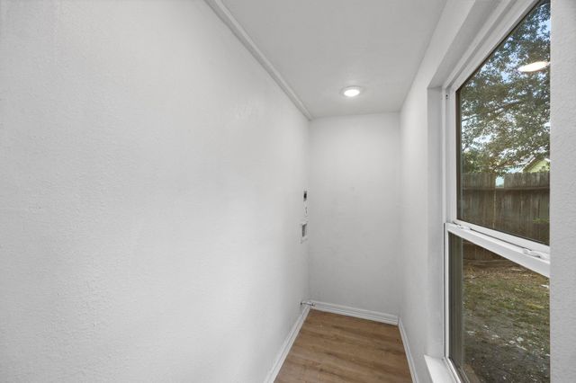 905 Elm Avenue, Pasadena, TX 77506