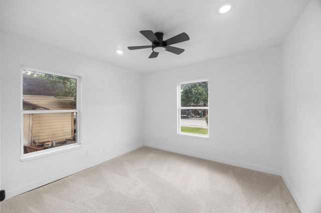 905 Elm Avenue, Pasadena, TX 77506