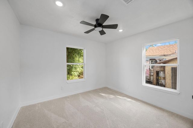 905 Elm Avenue, Pasadena, TX 77506