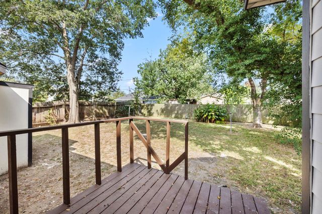 905 Elm Avenue, Pasadena, TX 77506