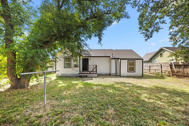 905 Elm Avenue, Pasadena, TX 77506