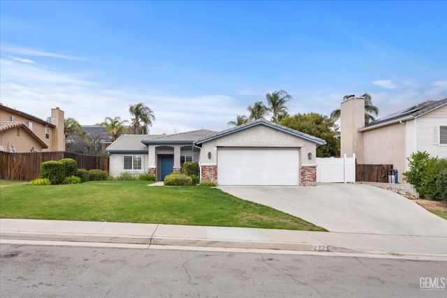 232 Camwood Avenue, Bakersfield, CA 93308