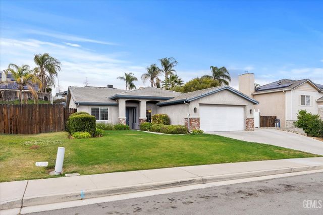 232 Camwood Avenue, Bakersfield, CA 93308