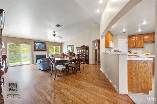 232 Camwood Avenue, Bakersfield, CA 93308