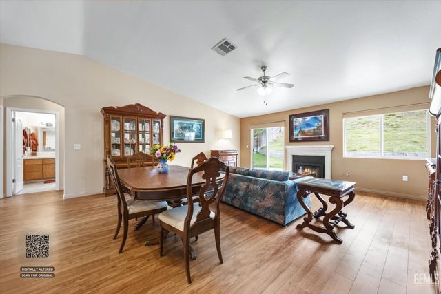 232 Camwood Avenue, Bakersfield, CA 93308