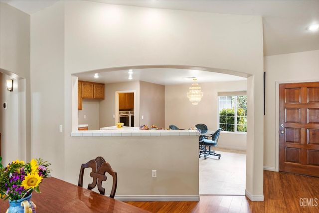 232 Camwood Avenue, Bakersfield, CA 93308