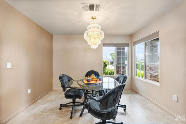 232 Camwood Avenue, Bakersfield, CA 93308