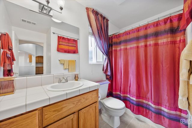 232 Camwood Avenue, Bakersfield, CA 93308