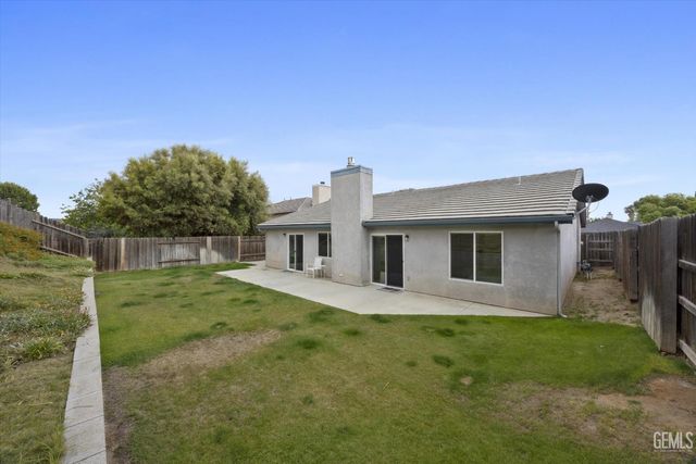 232 Camwood Avenue, Bakersfield, CA 93308