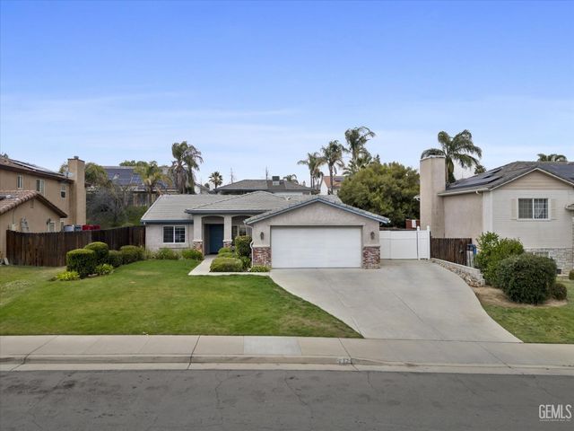 232 Camwood Avenue, Bakersfield, CA 93308